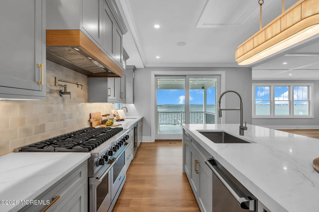 Photo of 151 Pershing Boulevard