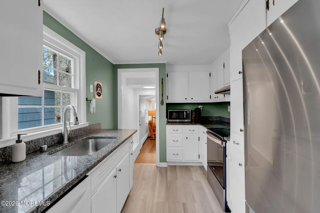 Photo of 704 Barberry Drive