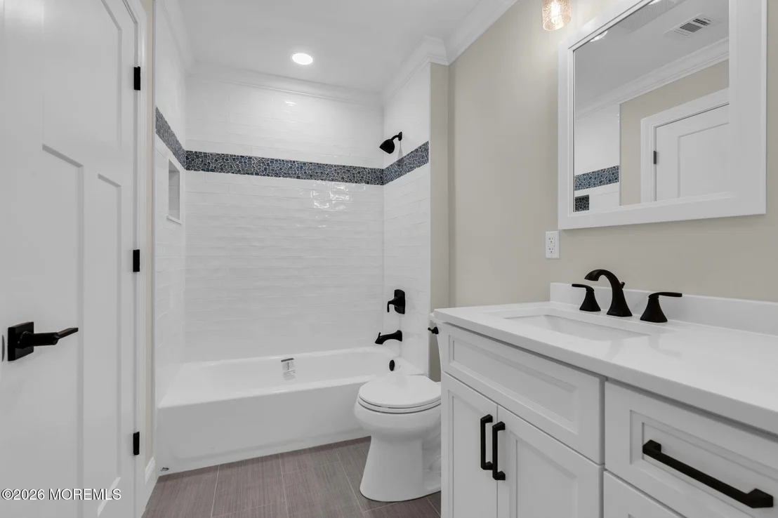 Photo of 1237 Benedict Street