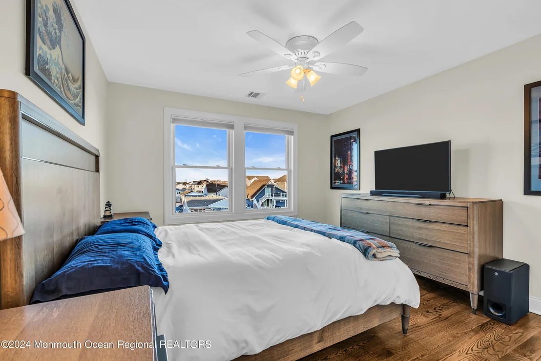 Photo of 106 Saint Lawrence Boulevard