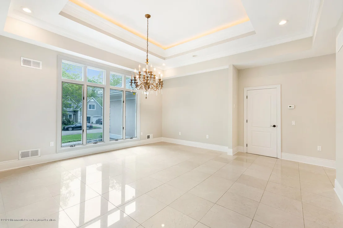 Photo of 9 S Tamarack Drive