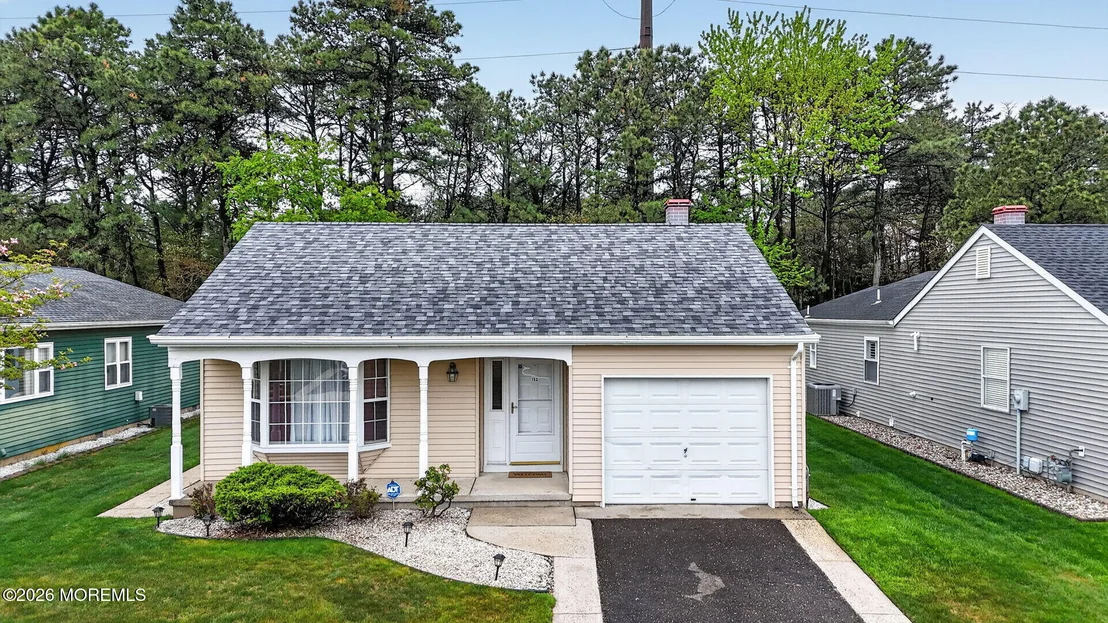 Photo of 152 Pulaski Boulevard