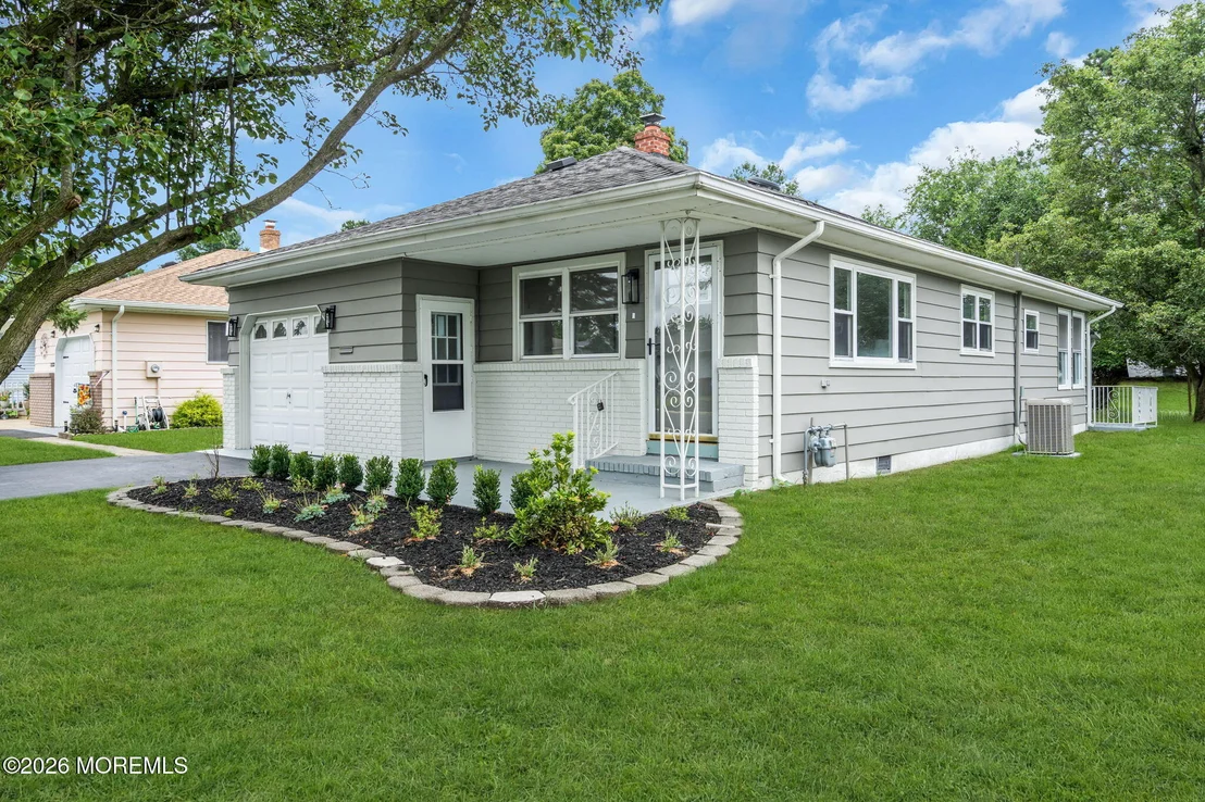 Photo of 331 Saint Thomas Drive