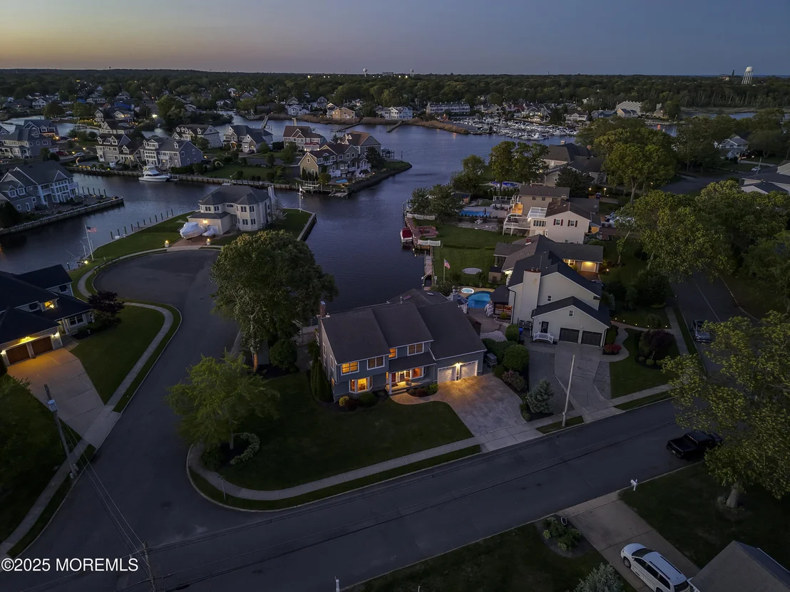 Photo of 560 Midwood Drive