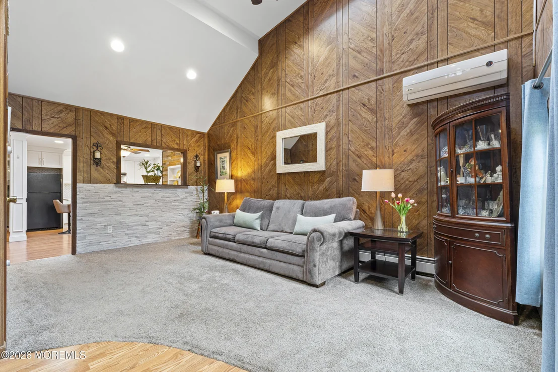 Photo of 164 W 3rd Street