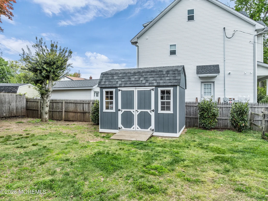 Photo of 1 Tiensch Avenue