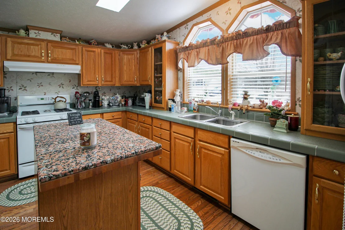 Photo of 1403 Forest Way