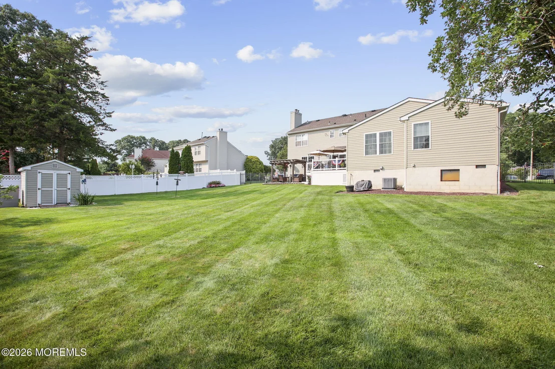 Photo of 452 Meadowood Road