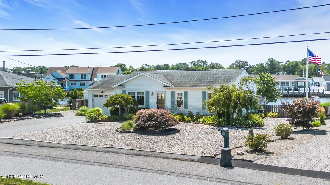 Photo of 39 Parkers Point Boulevard