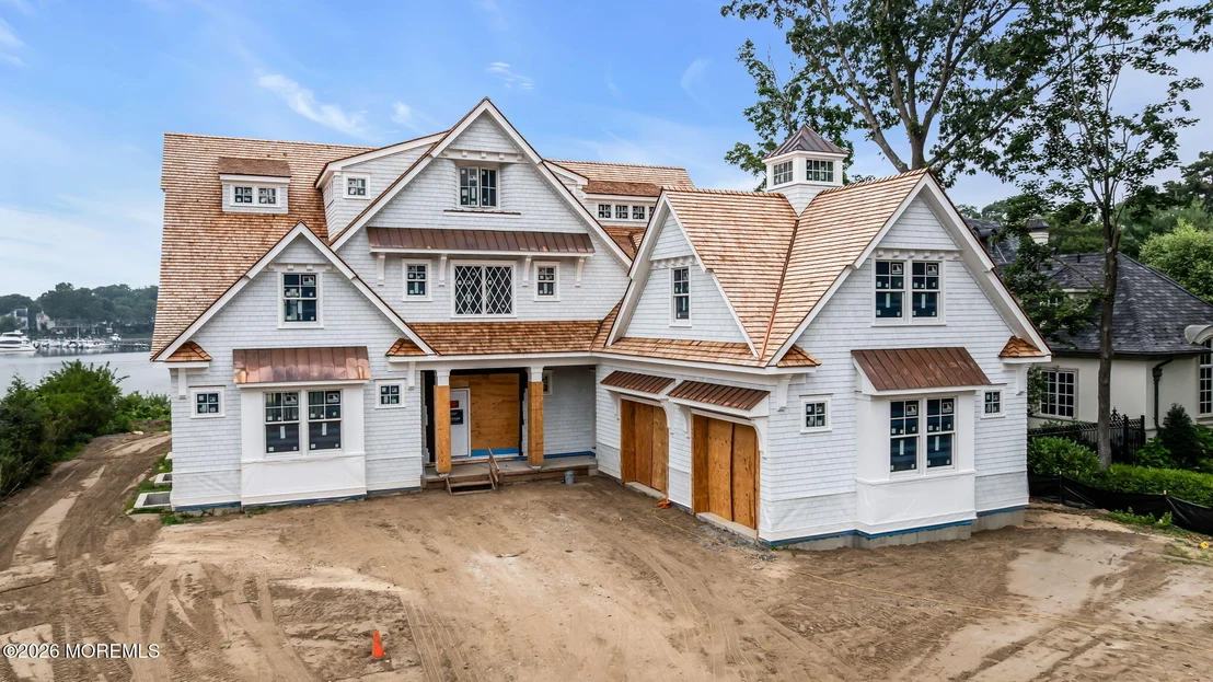 Photo of 2639 River Road