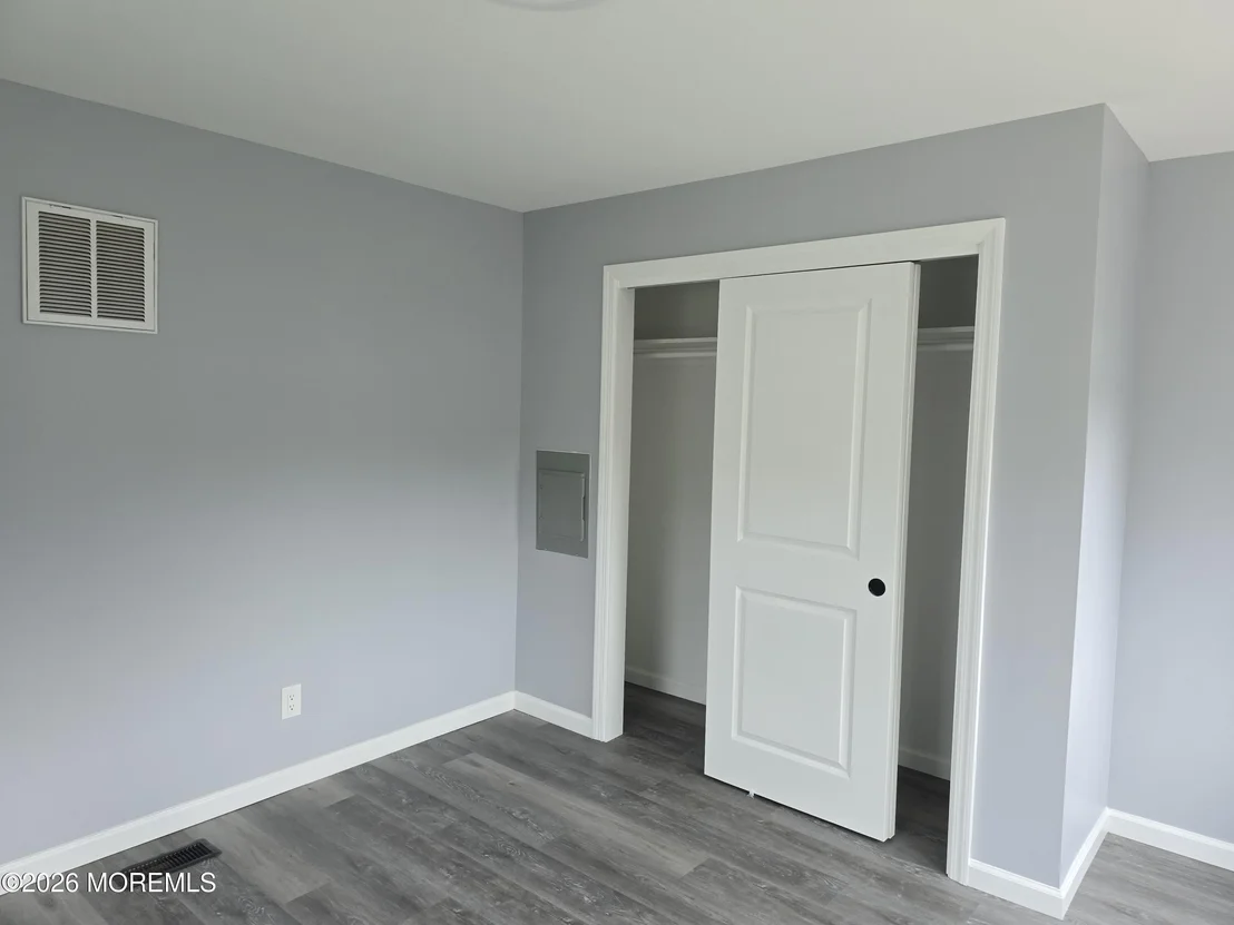 Photo of 7 Shady Lake Circle