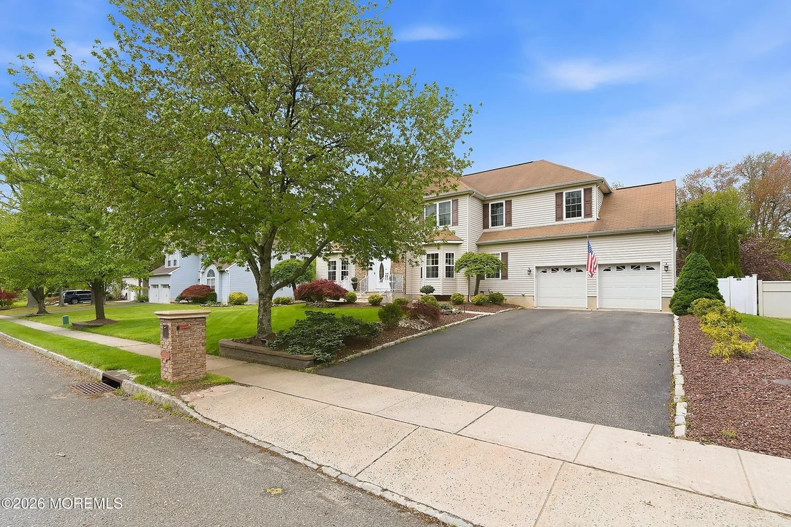 Photo of 8 Arboretum Drive