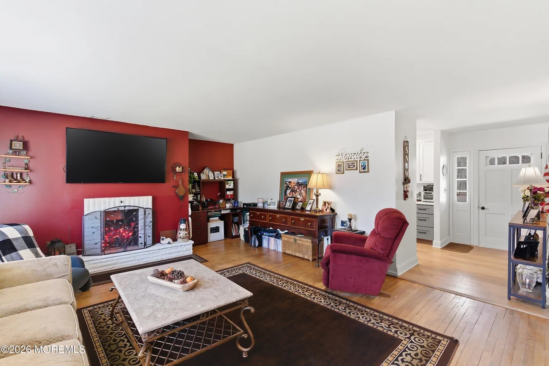 Photo of 745 Oak Glen Road