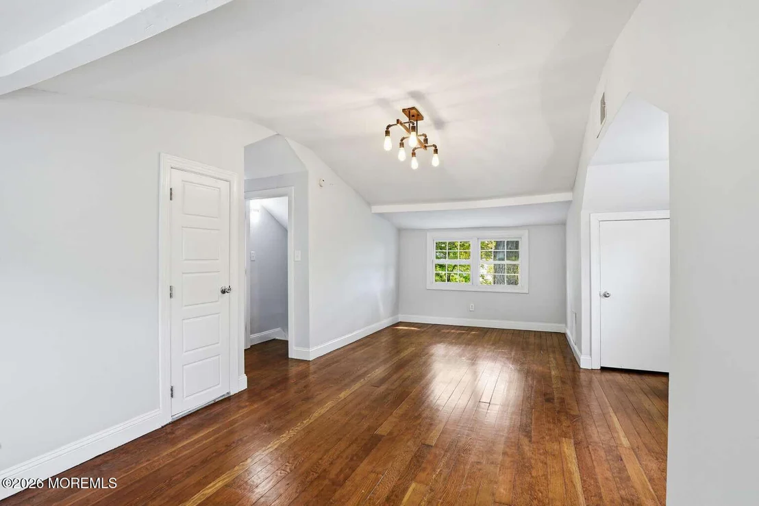 Photo of 8 Summit Road