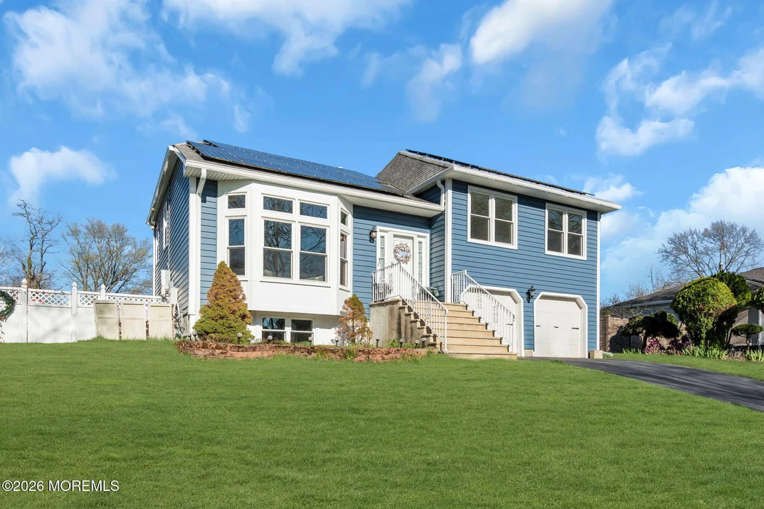 Photo of 522 Woolley Drive