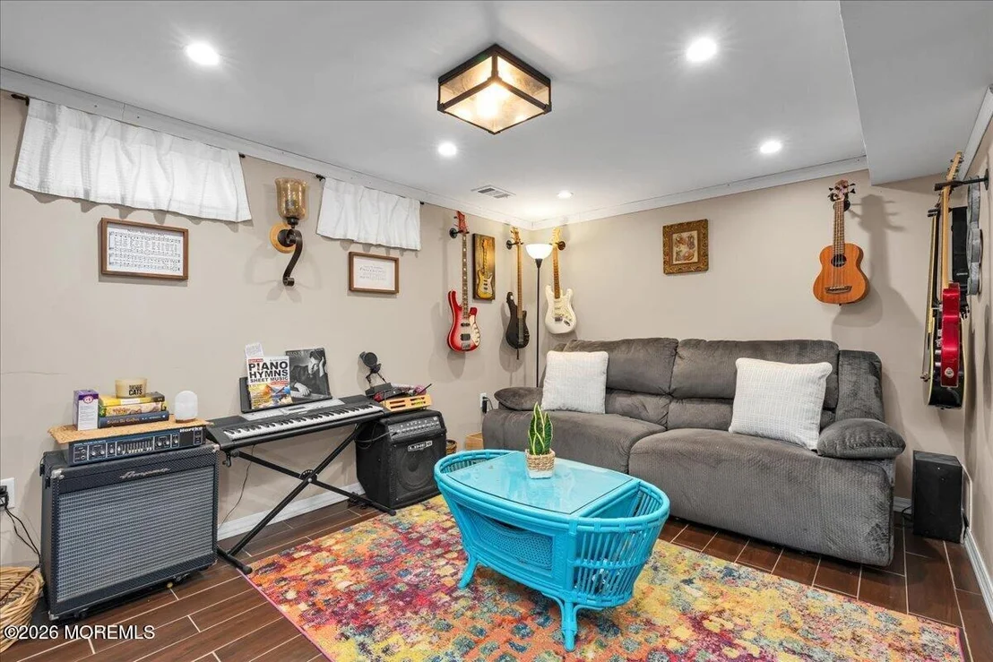 Photo of 48 Cresci Boulevard