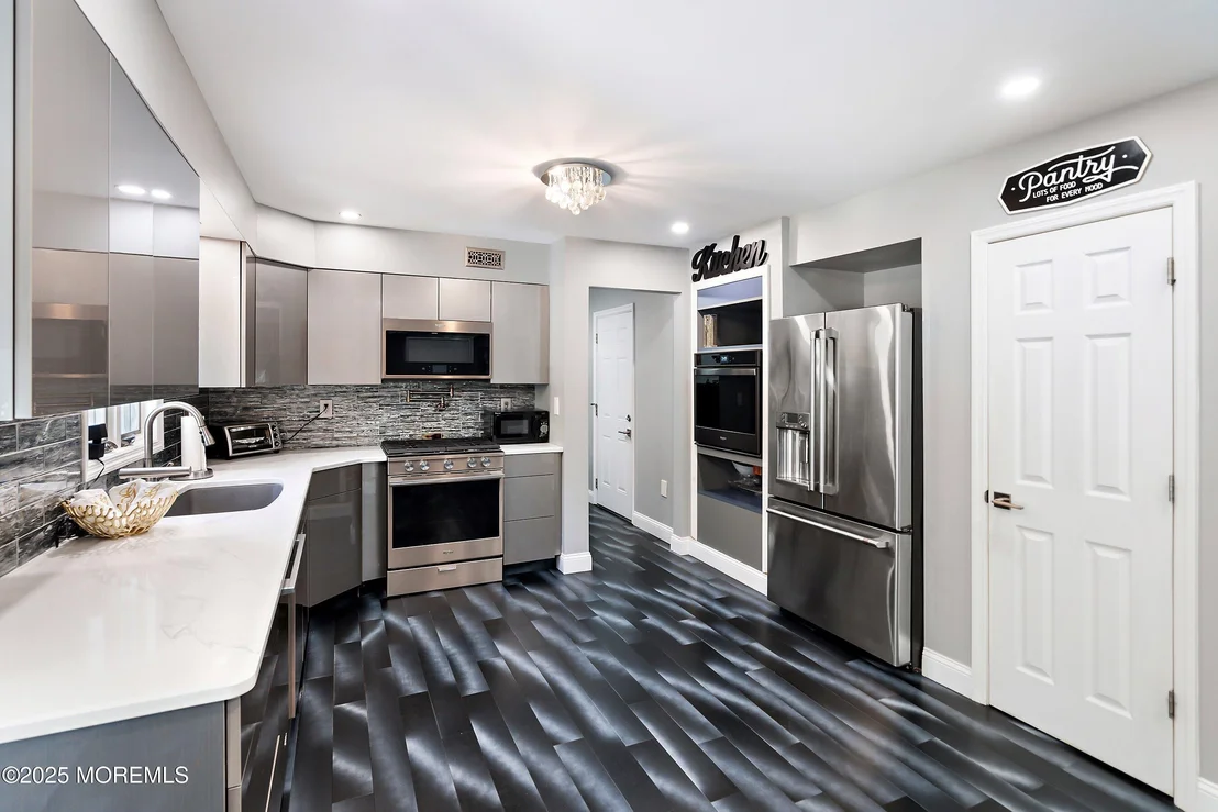 Photo of 657 Rodrigues Lane