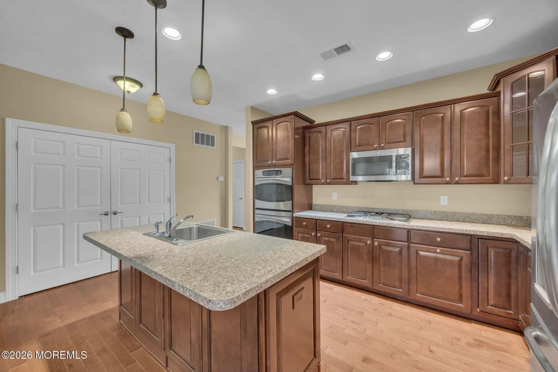 Photo of 37 Kingston Drive