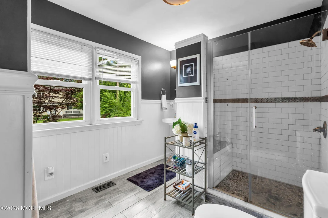 Photo of 2209 Crestwood Drive