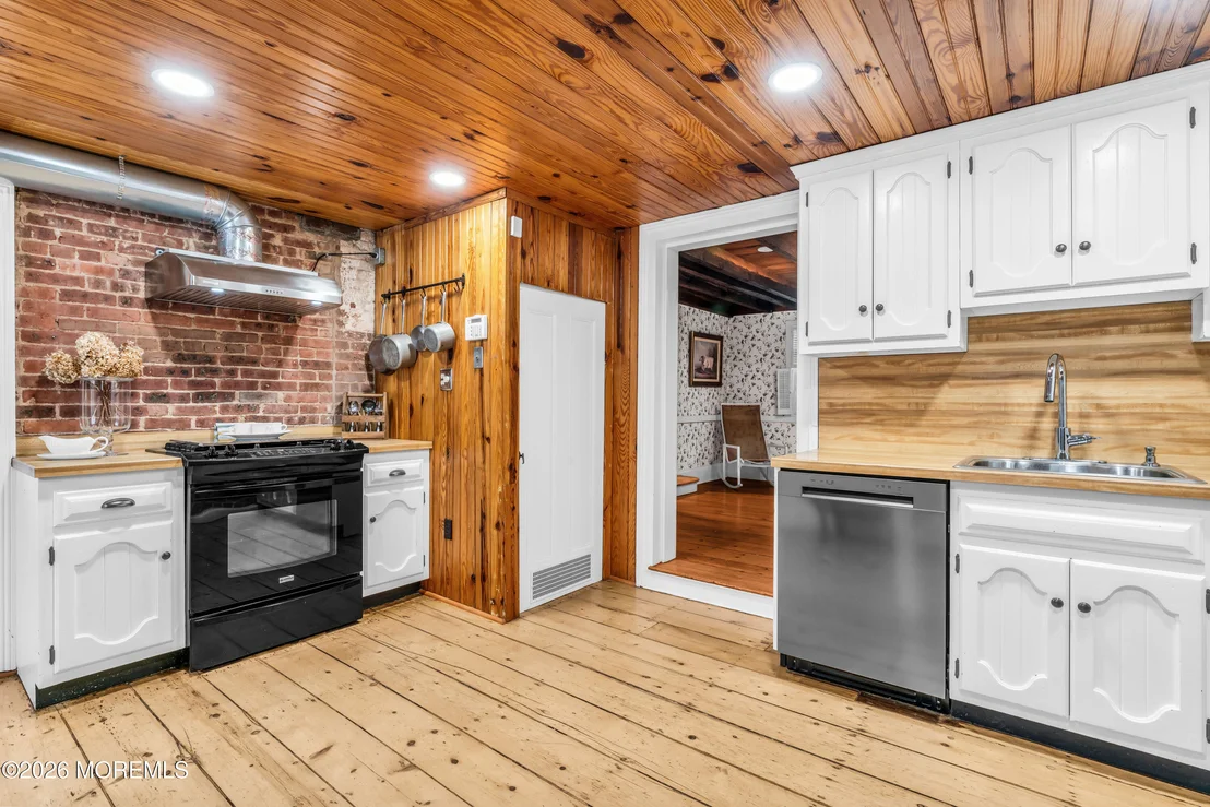 Photo of 72 1st Street