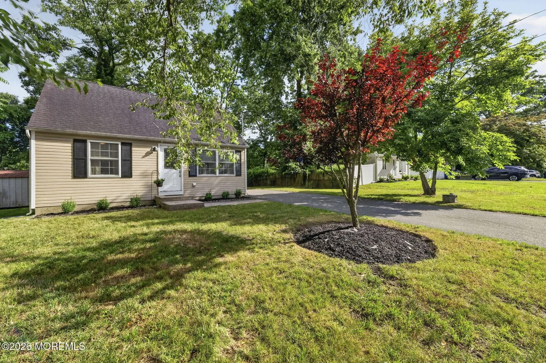 Photo of 516 Middle Lane
