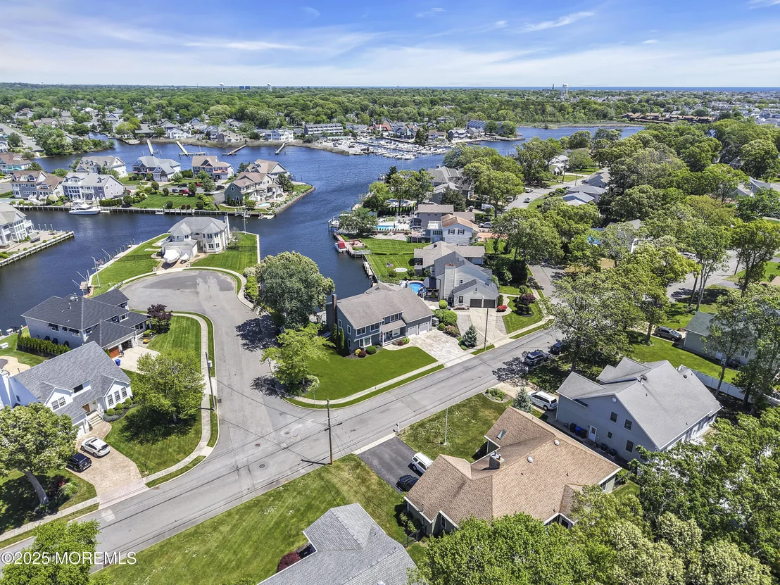 Photo of 560 Midwood Drive