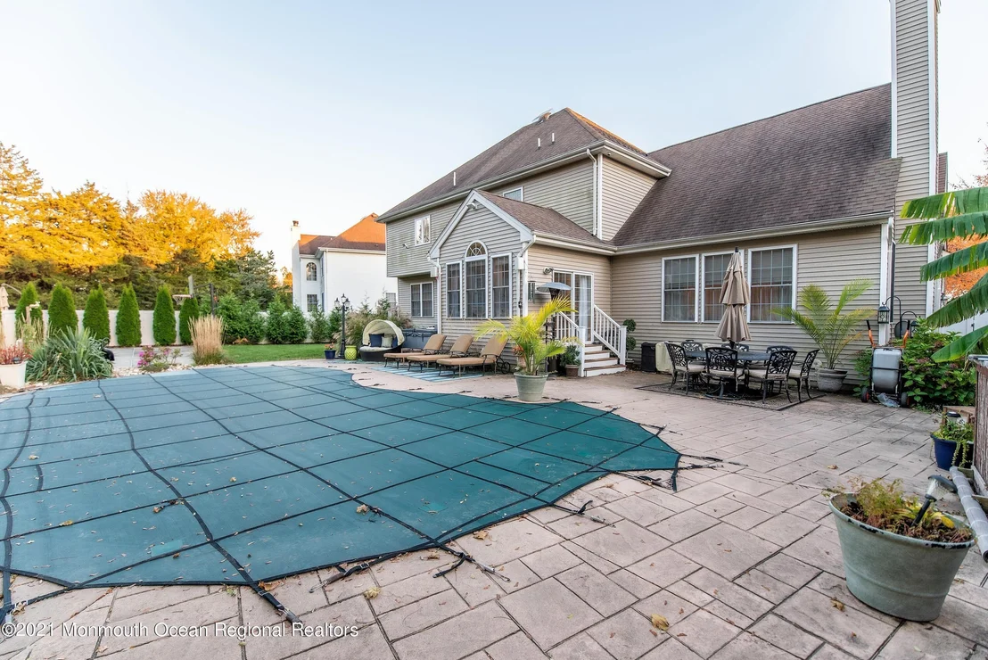 Photo of 607 Windcrest Court