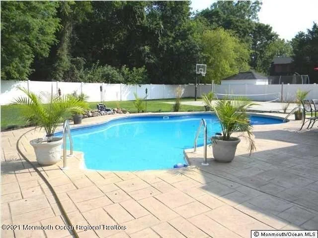 Photo of 607 Windcrest Court