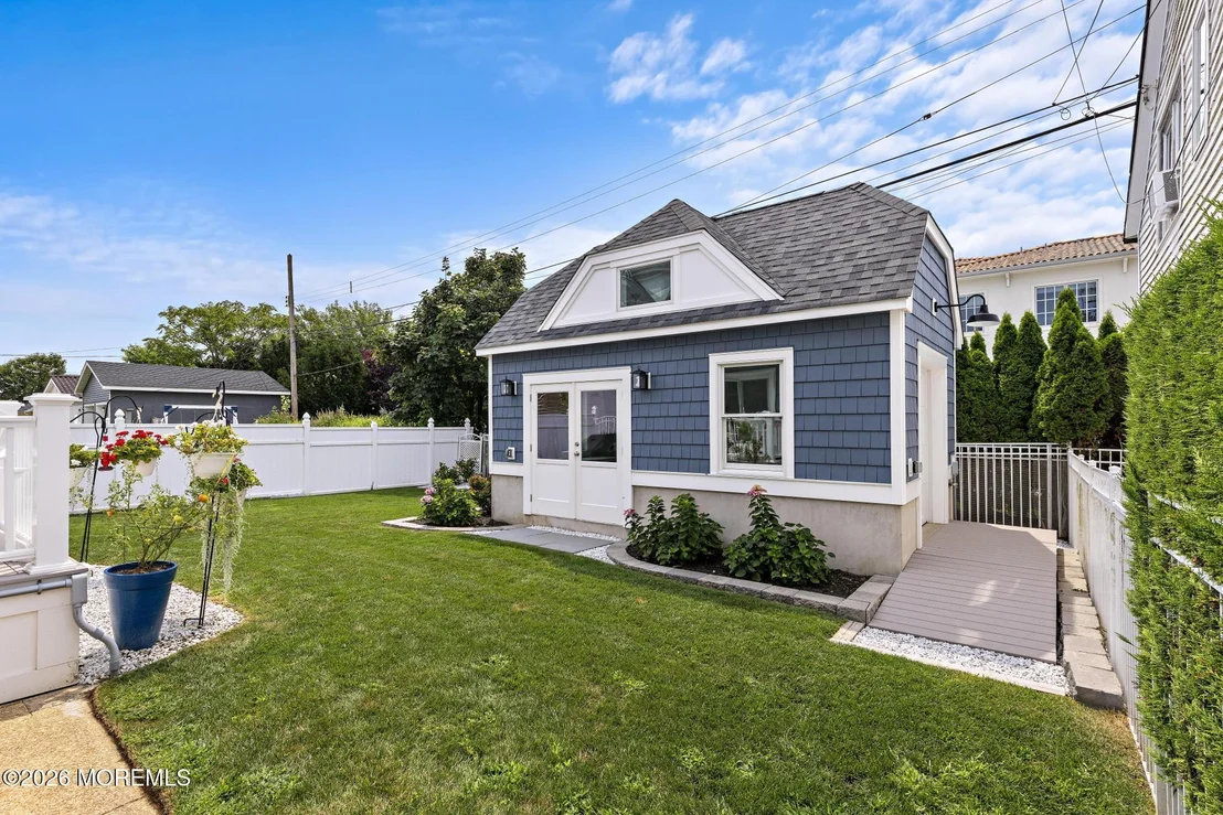 Photo of 112 Euclid Avenue