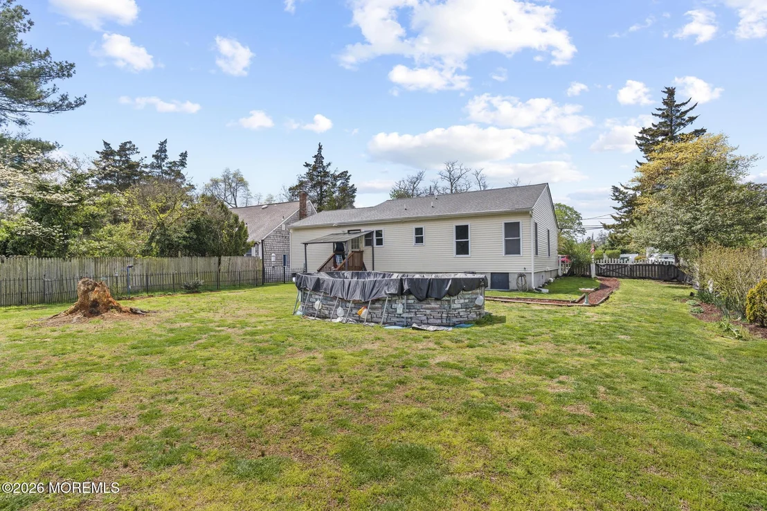 Photo of 389 Bay Avenue
