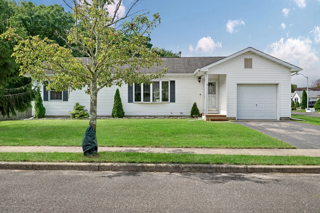Photo of 2 Chickasaw Drive