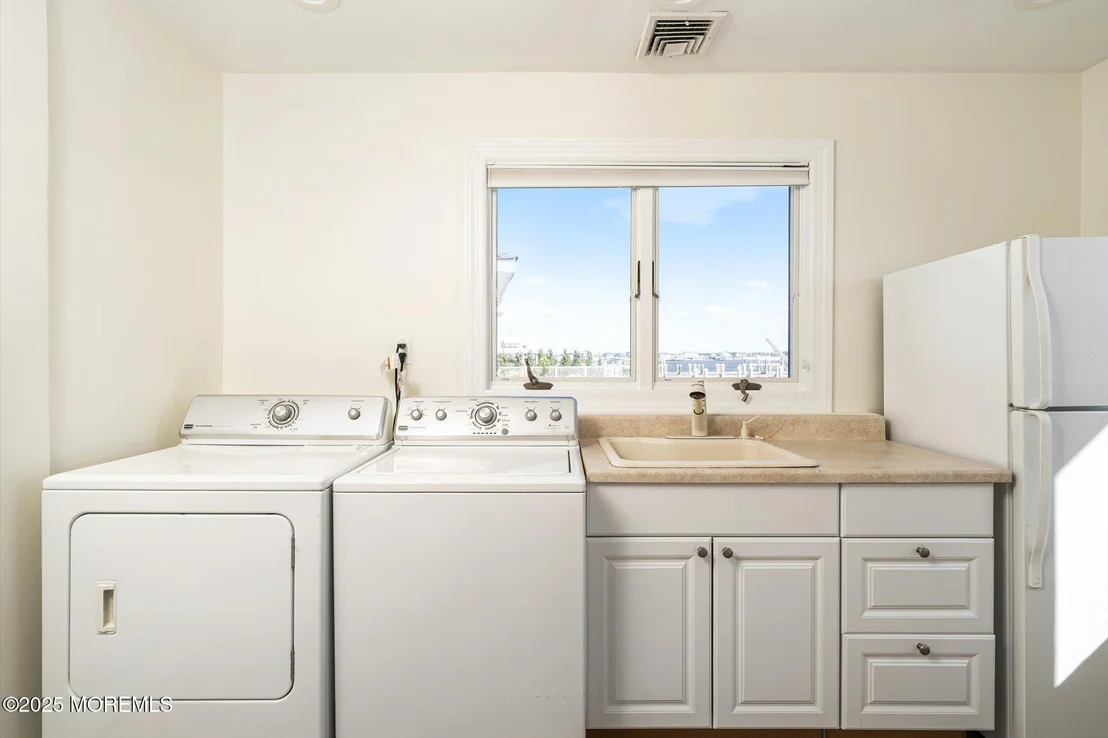 Photo of 673 Bayview Drive