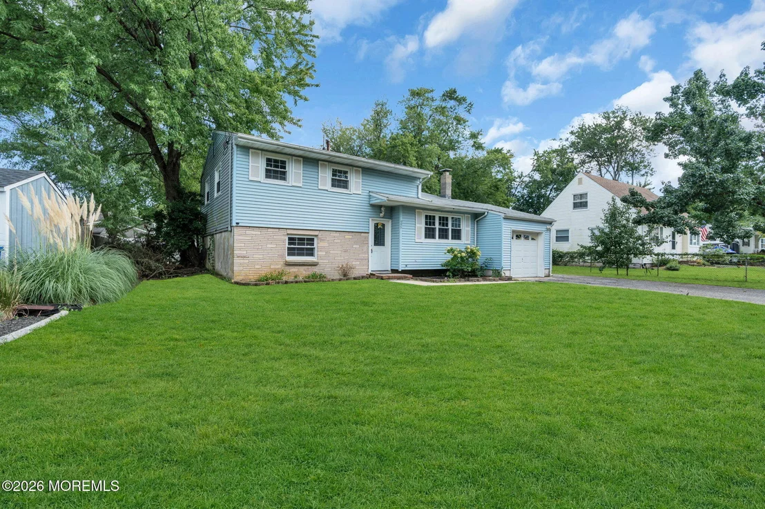 Photo of 995 Hunt Drive
