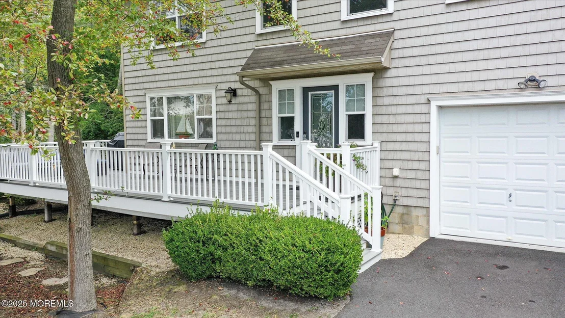 Photo of 7 Cedar Island Drive