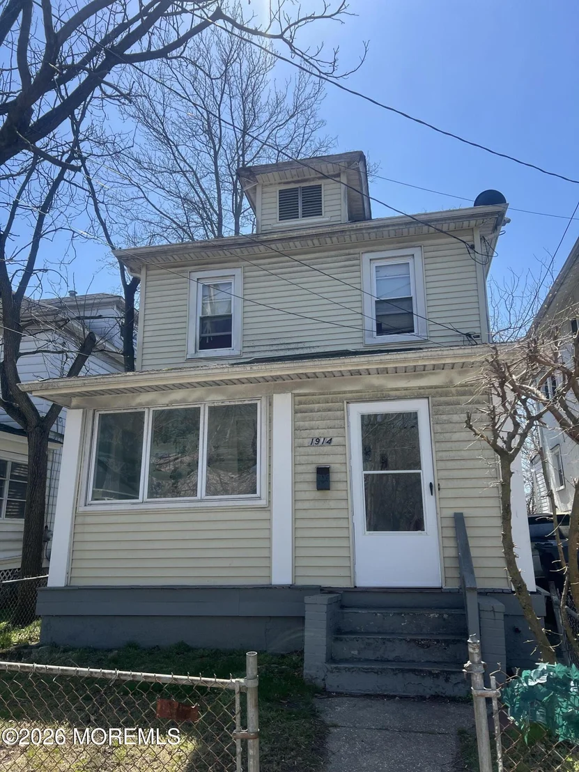 Photo of 1914 Bangs Avenue