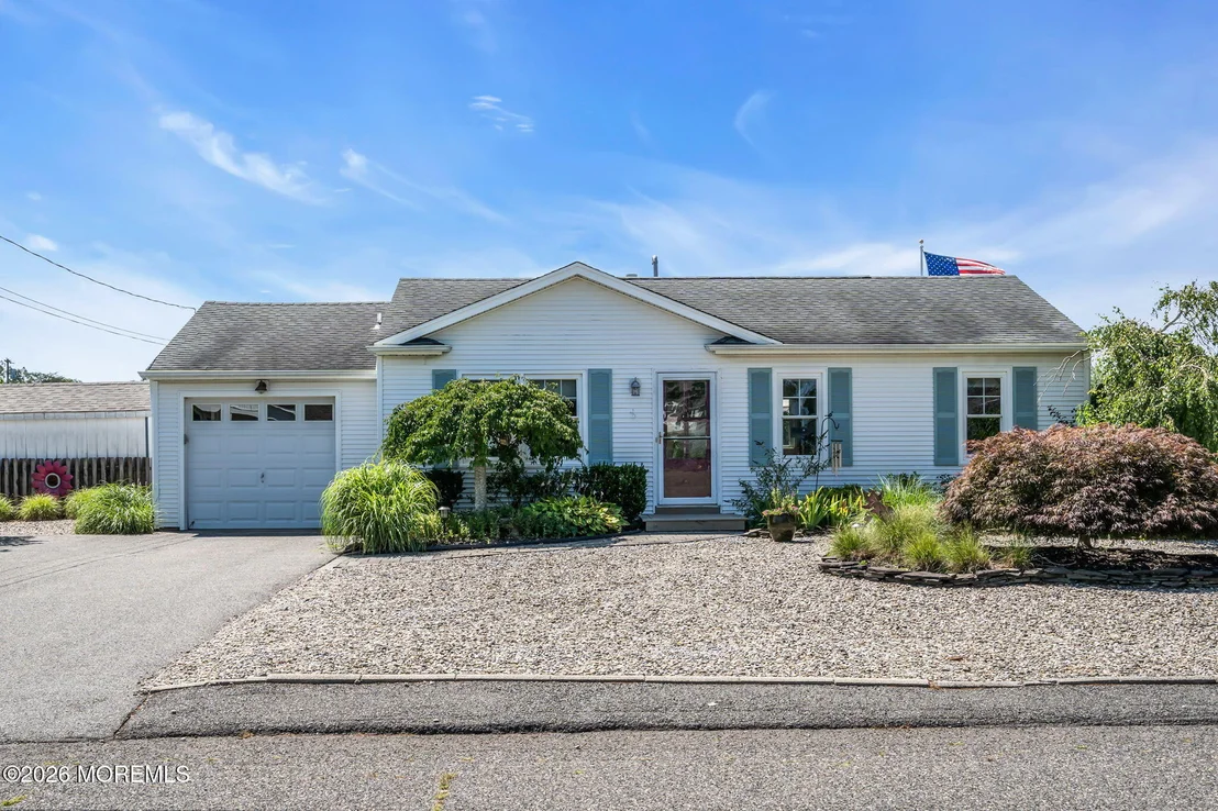 Photo of 39 Parkers Point Boulevard