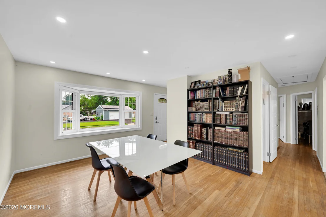 Photo of 11 Lawrence Avenue