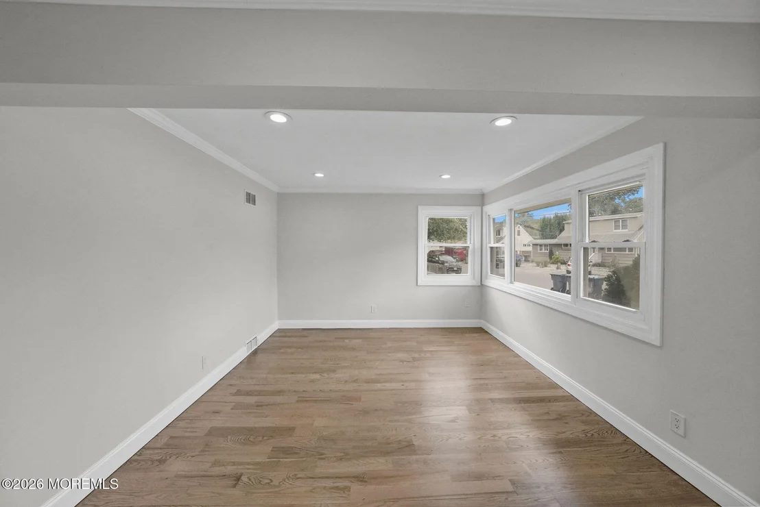 Photo of 105 Roosevelt Drive