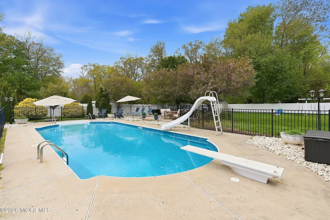 Photo of 8 Arboretum Drive