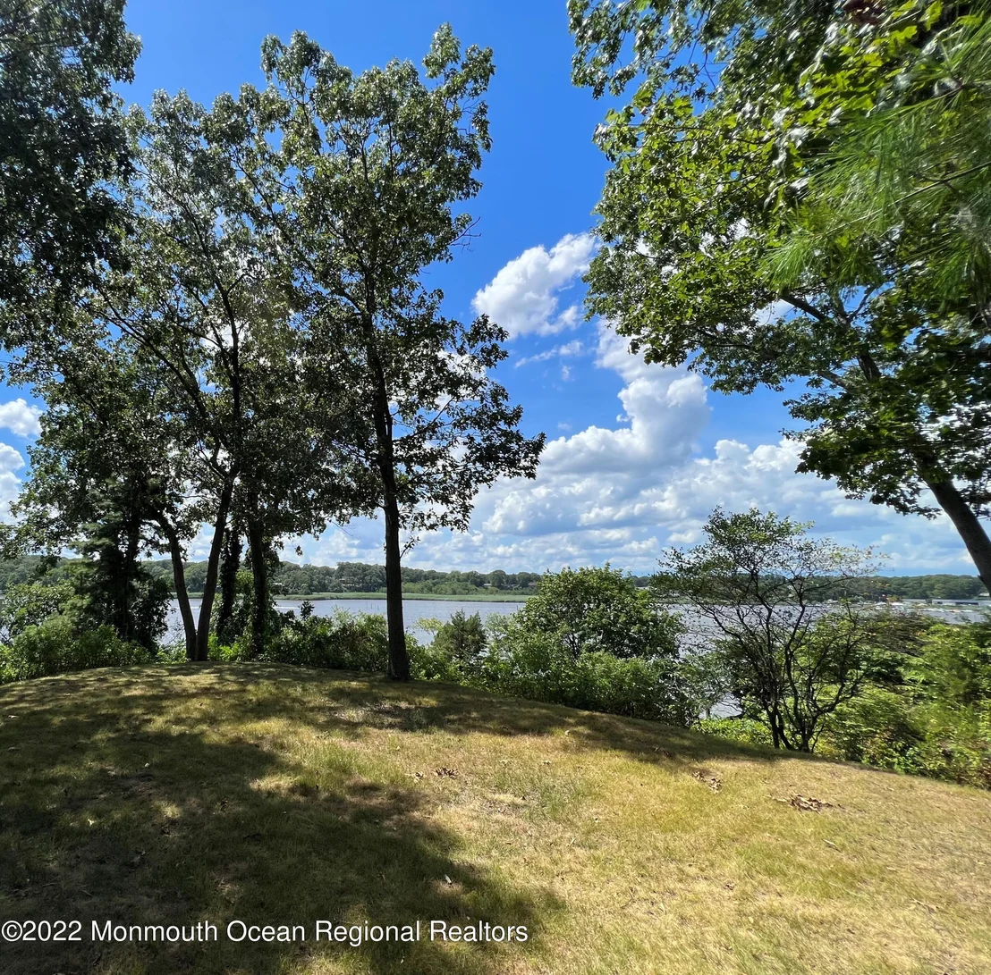 Photo of 2409 Riverside Terrace