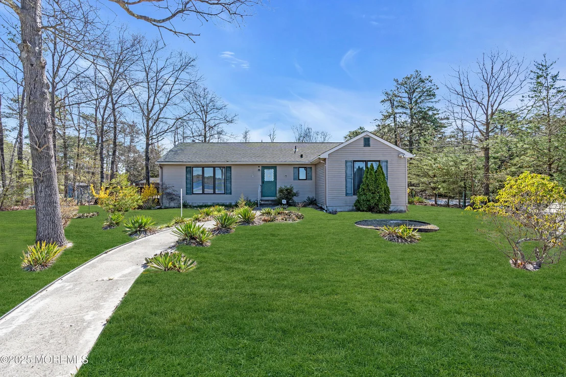 Photo of 2425 Lake Drive