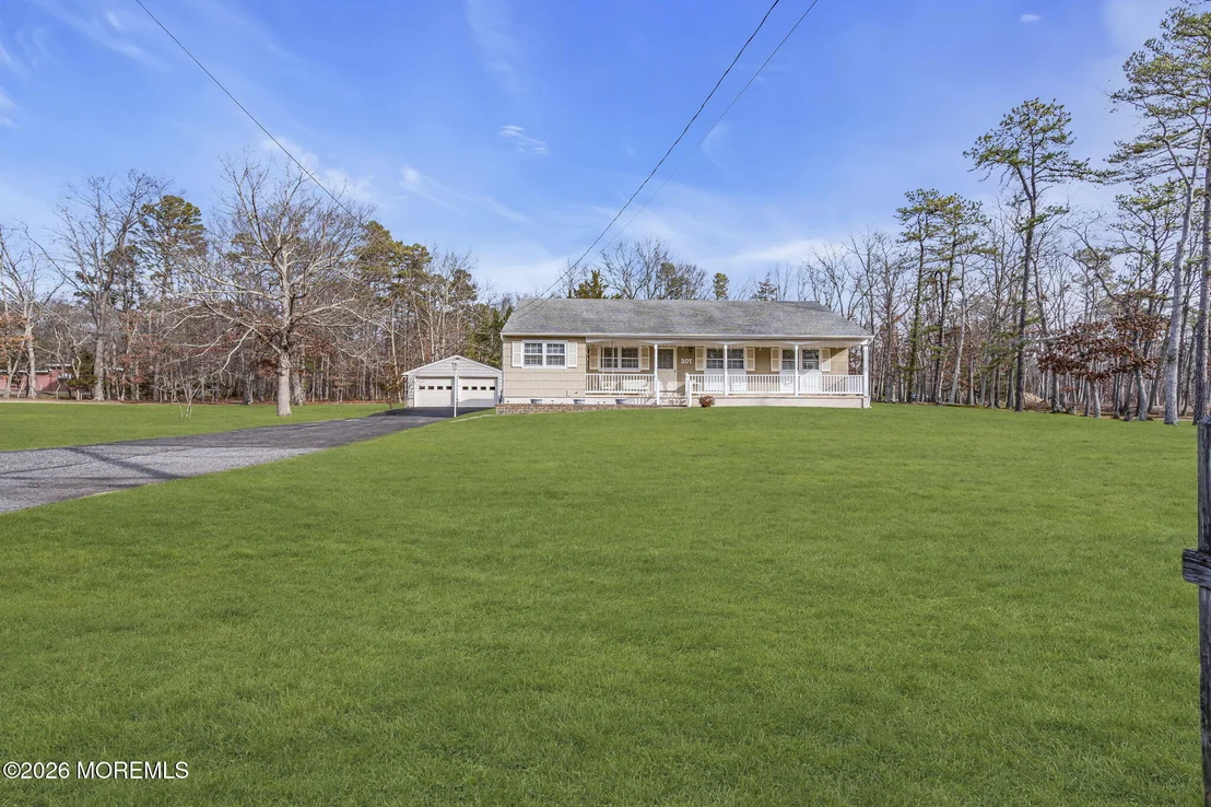 Photo of 307 Clearstream Road