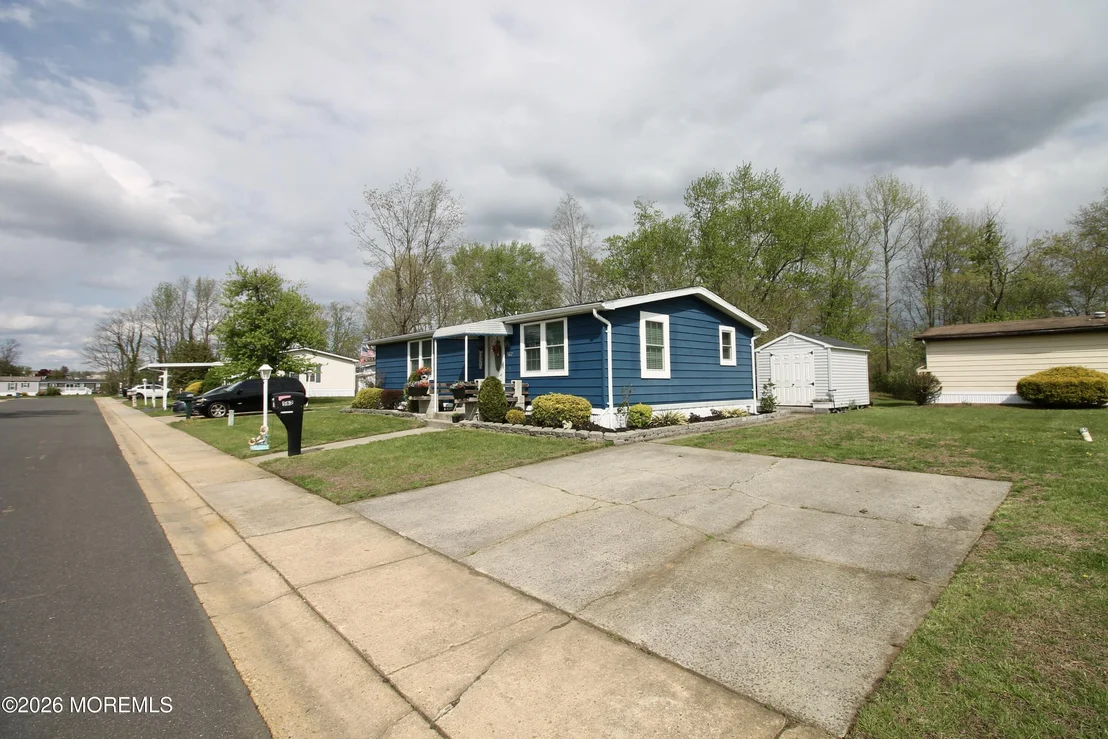 Photo of 562 Sara Drive