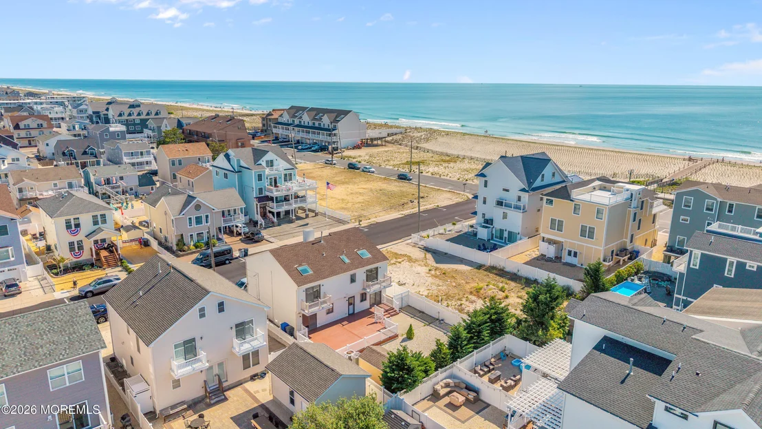Photo of 3 7th Avenue