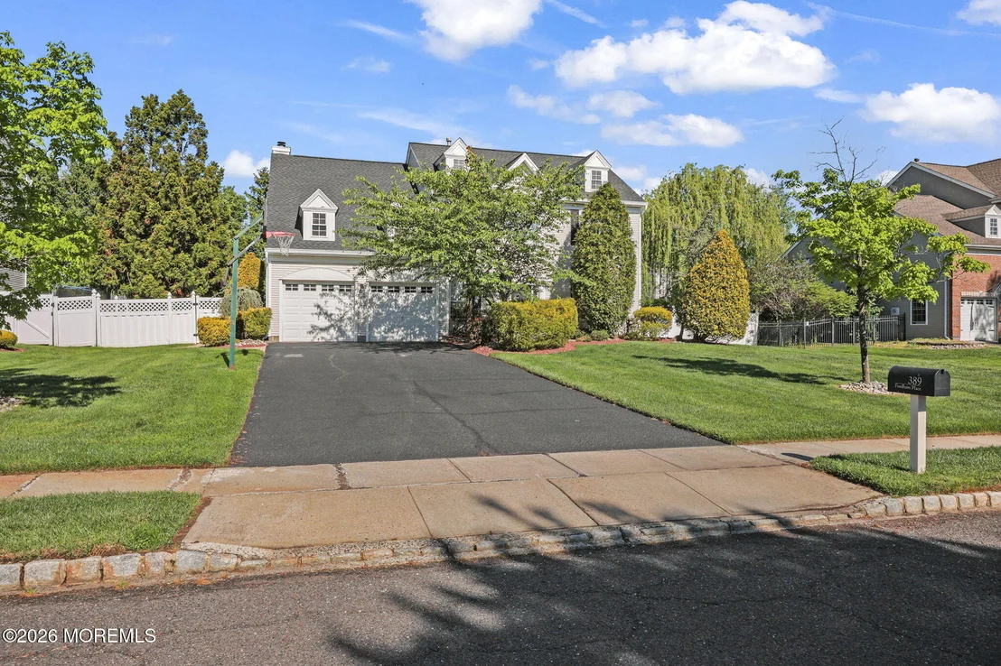 Photo of 389 Fordham Place