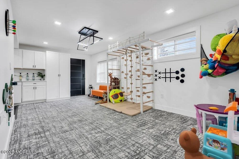 Photo of 19 Beacon Street