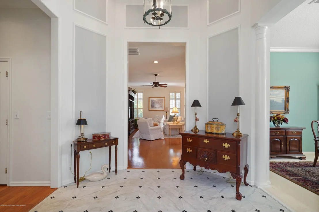 Photo of 2570 Collier Road