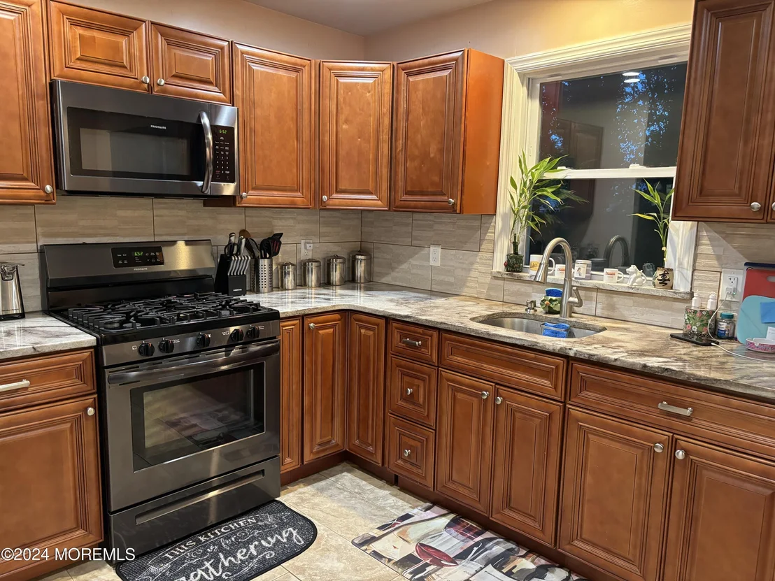 Photo of 412 Lawrence Drive
