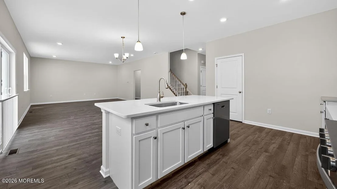 Photo of 453 Bellevue Avenue