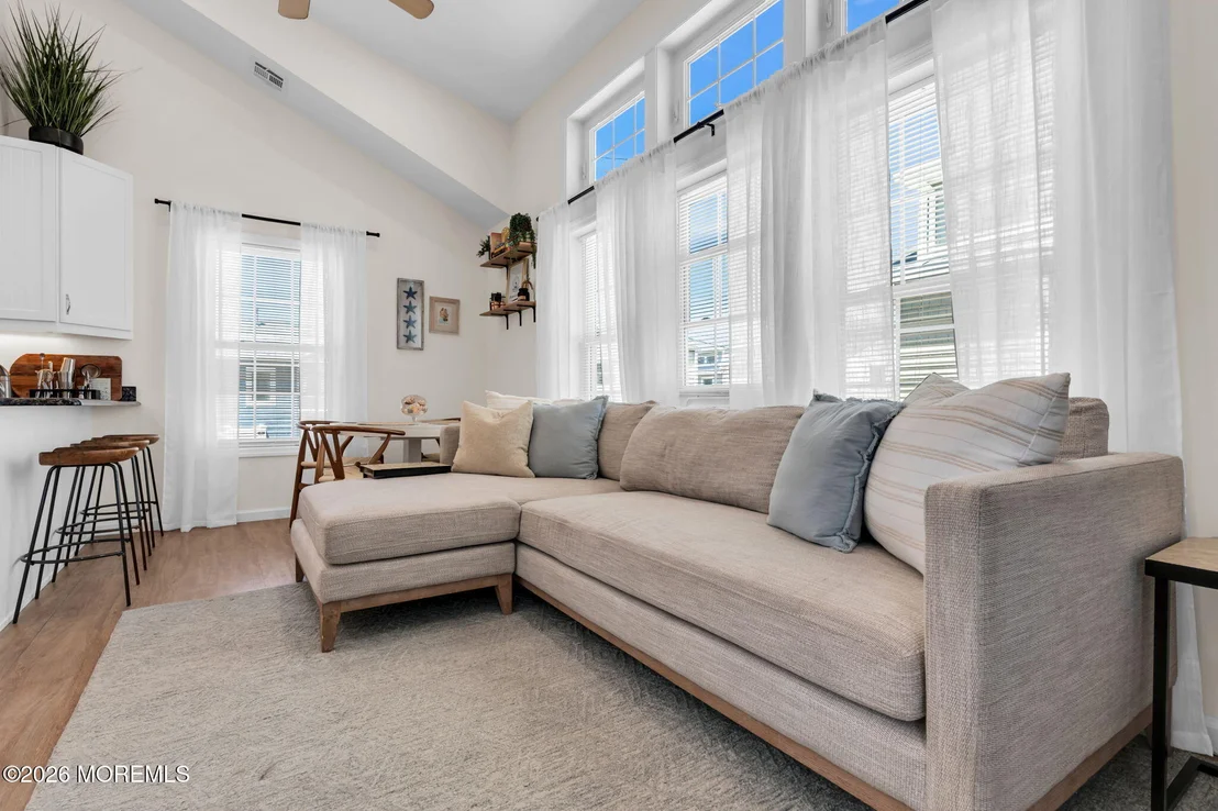 Photo of 115 W Tide Way